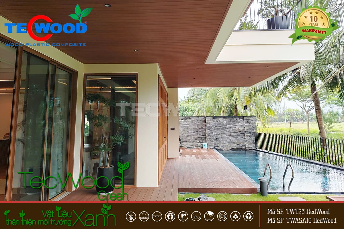 Khu vực sàn hồ bơi đẹp mắt, gần gũi với thiên nhiên