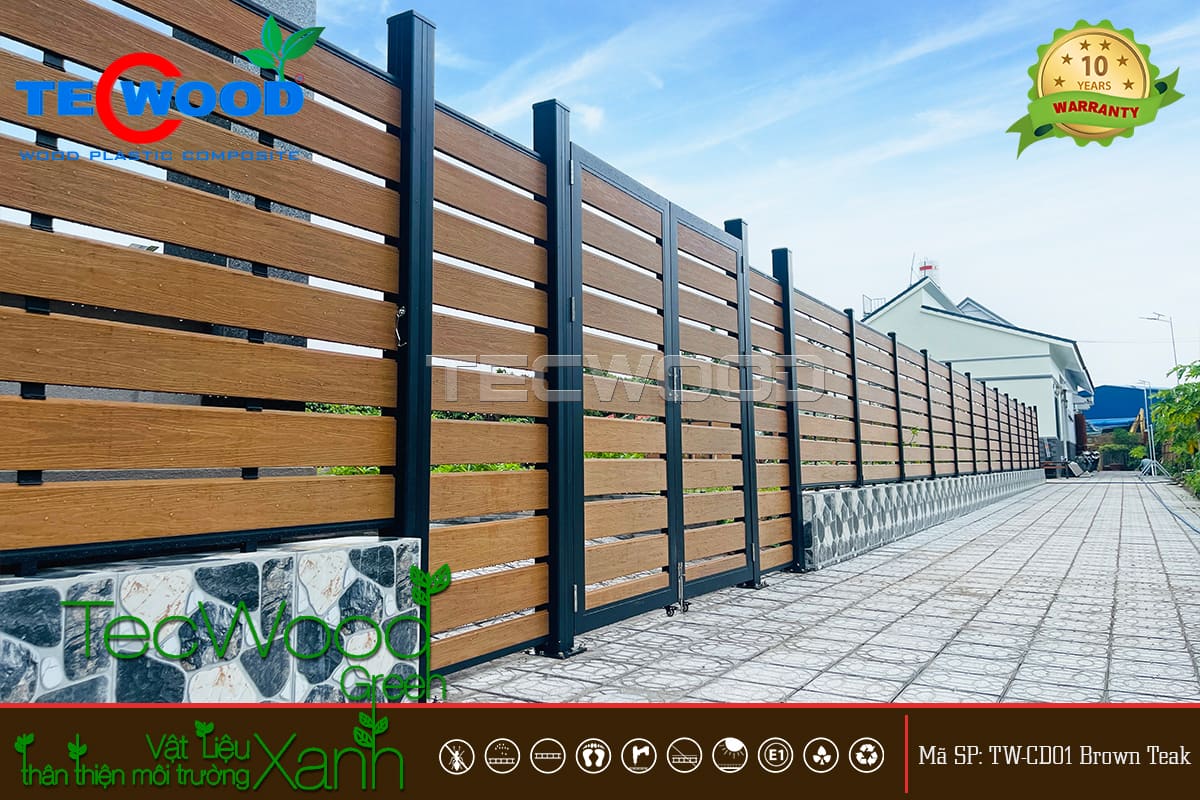 Mẫu cổng gỗ nhựa thông thoáng cho nhà vườn