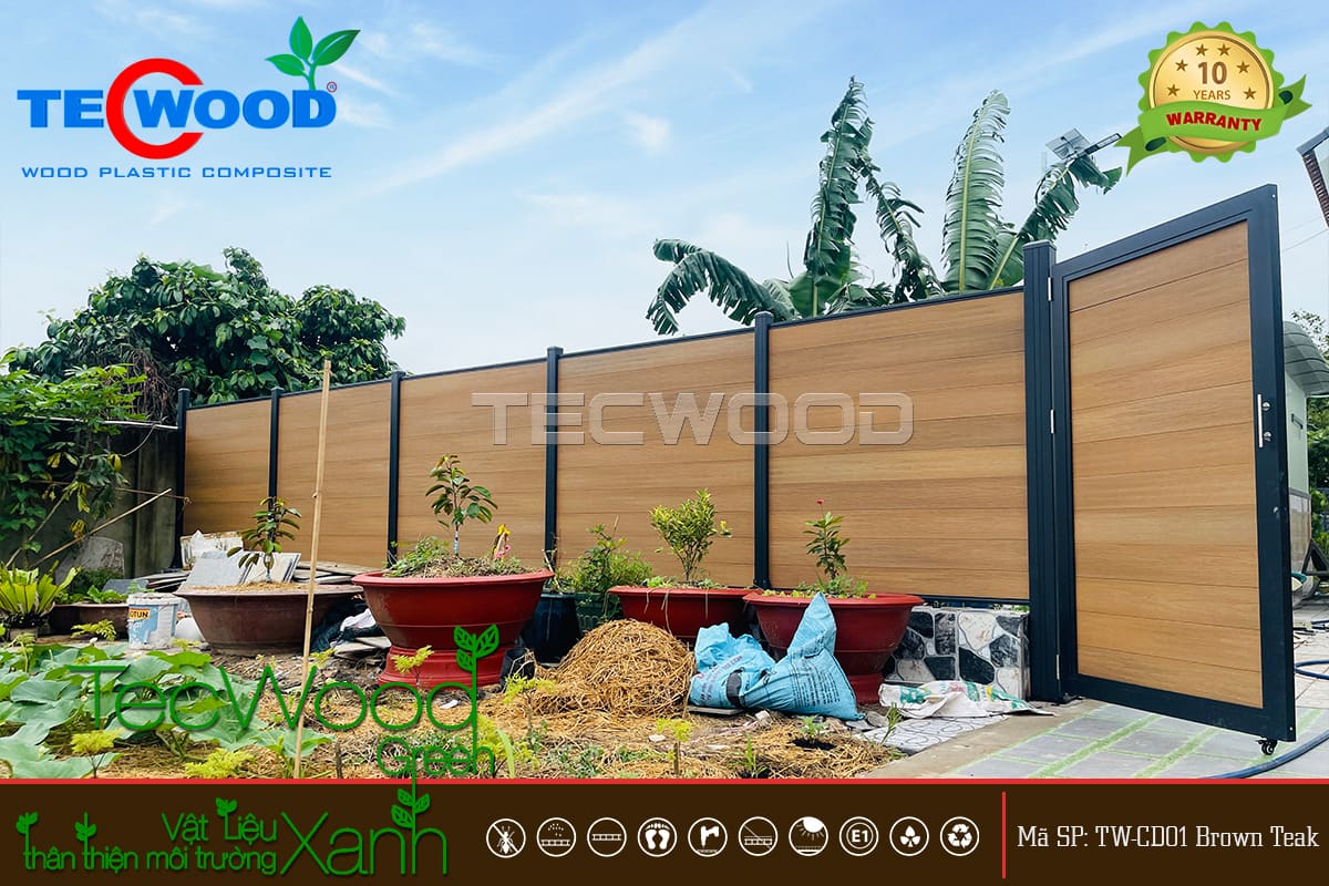 Cổng gỗ nhựa kín tạo sự riêng tư