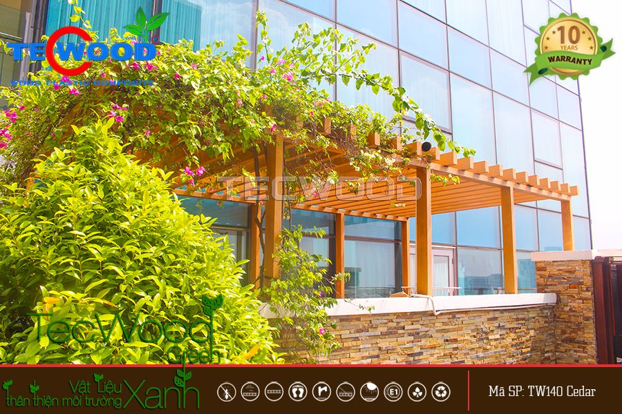 Giàn Pergola bên hiên nhà