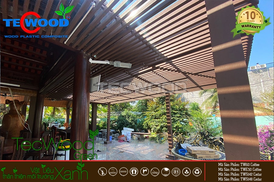 Giàn lam che nắng gỗ nhựa cho biệt thự sân vườn