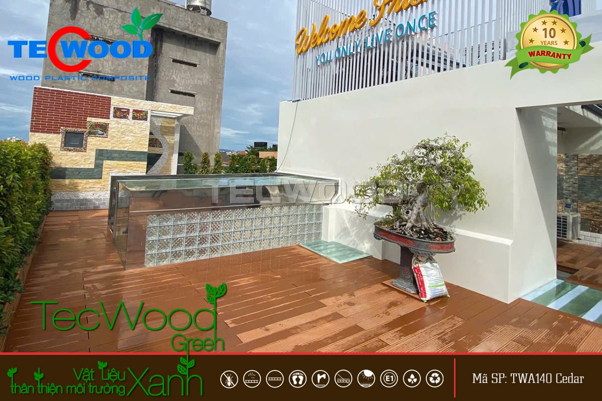 Sàn gỗ sân thượng tươi sáng màu Cedar