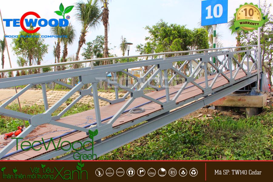 Sàn gỗ lót cầu cảng