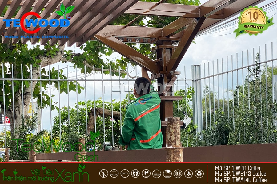 Khung chịu lực của giàn pergola gỗ nhựa