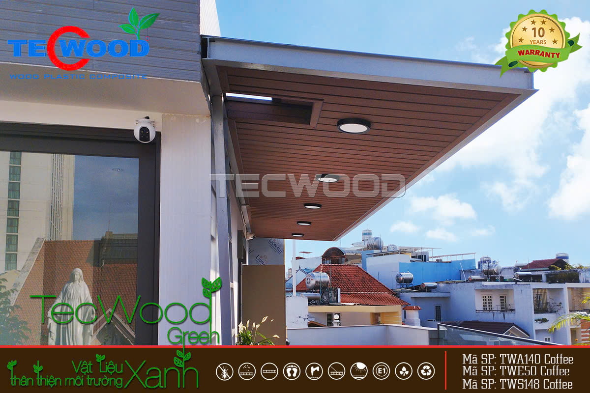 Ốp trần mái hiên với tấm ốp gỗ nhựa